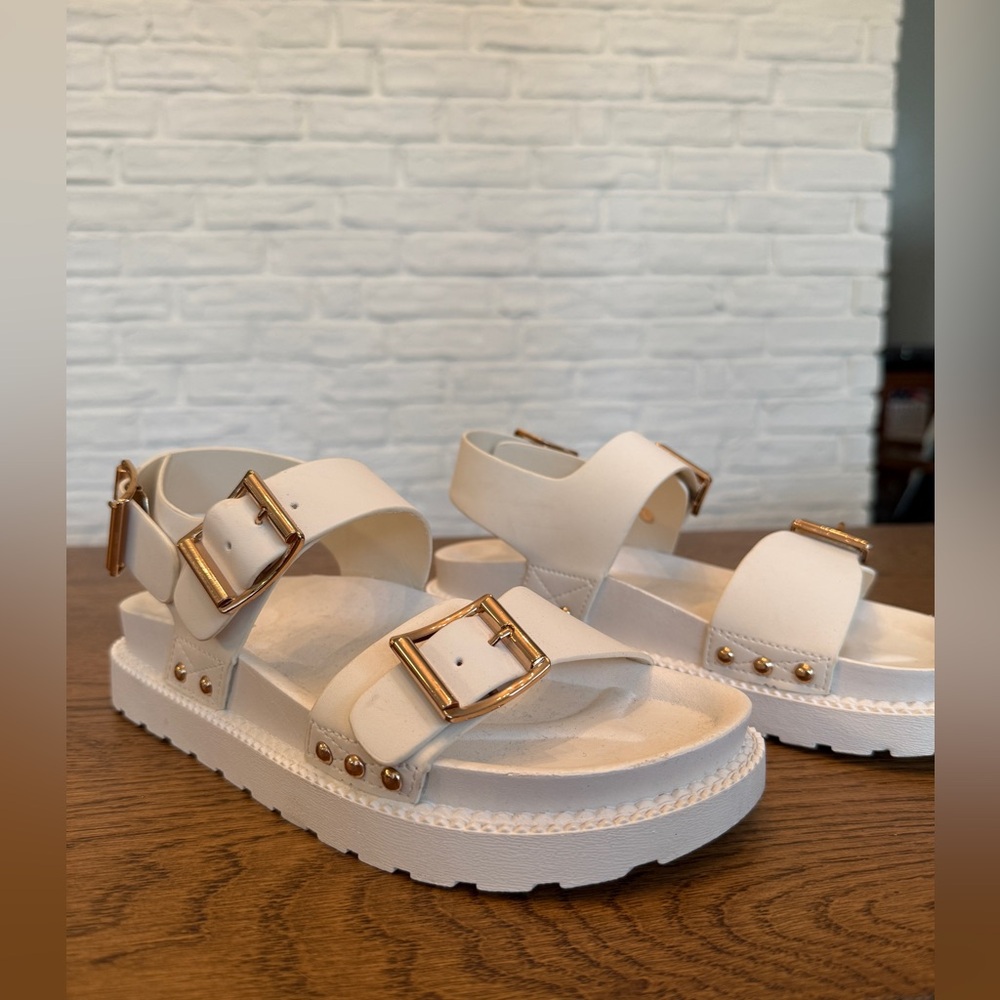 Daybreak footbed sandals